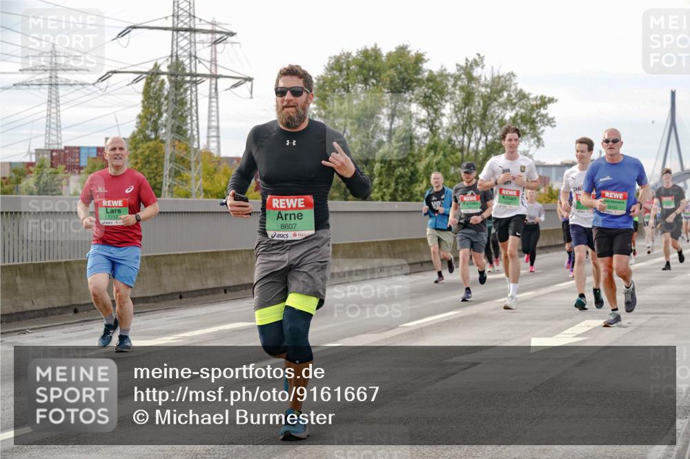 03.10.2025 - Köhlbrandbrückenlauf Michael Burmester http://msf.ph/oto/9161667 03.10.2025 16:01:04 Position 3 7717, 8607, 9193 meine-sportfotos.de