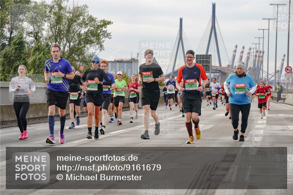 03.10.2025 - Köhlbrandbrückenlauf Michael Burmester http://msf.ph/oto/9161679 03.10.2025 16:01:08 Position 3 7433, 8443, 12, 5 meine-sportfotos.de
