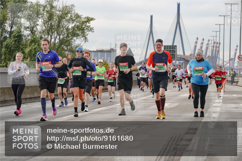 03.10.2025 - Köhlbrandbrückenlauf Michael Burmester http://msf.ph/oto/9161680 03.10.2025 16:01:08 Position 3 828, 8443, 2, 12, 5 meine-sportfotos.de