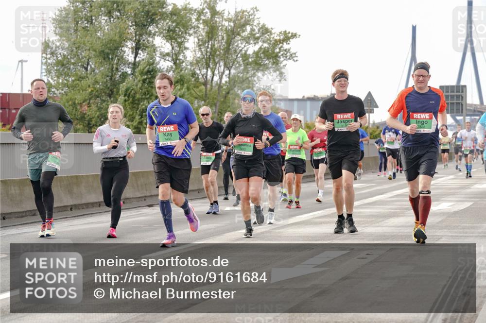 03.10.2025 - Köhlbrandbrückenlauf Michael Burmester http://msf.ph/oto/9161684 03.10.2025 16:01:09 Position 3 9066, 7433, 7492, 913, 7828 meine-sportfotos.de