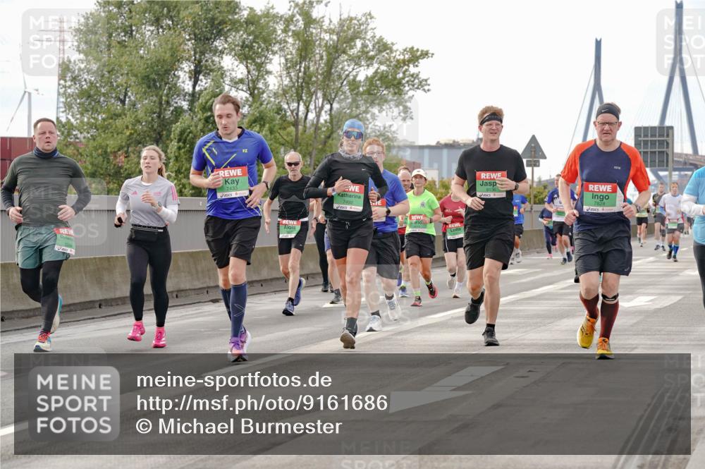 03.10.2025 - Köhlbrandbrückenlauf Michael Burmester http://msf.ph/oto/9161686 03.10.2025 16:01:09 Position 3 7433, 7627, 7492, 9136, 7828 meine-sportfotos.de