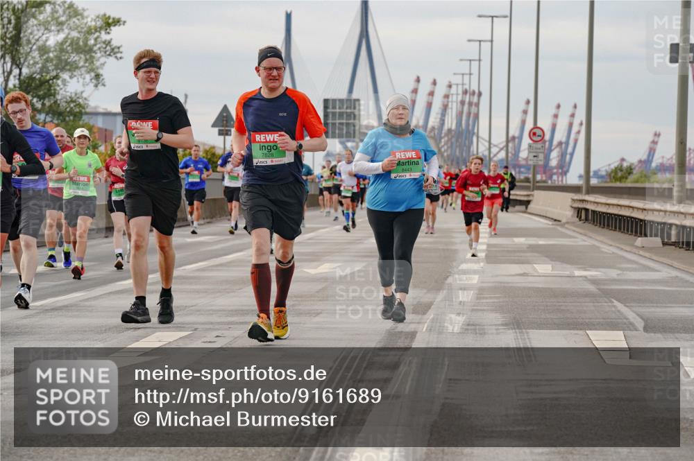 03.10.2025 - Köhlbrandbrückenlauf Michael Burmester http://msf.ph/oto/9161689 03.10.2025 16:01:10 Position 3 7828, 8443 meine-sportfotos.de