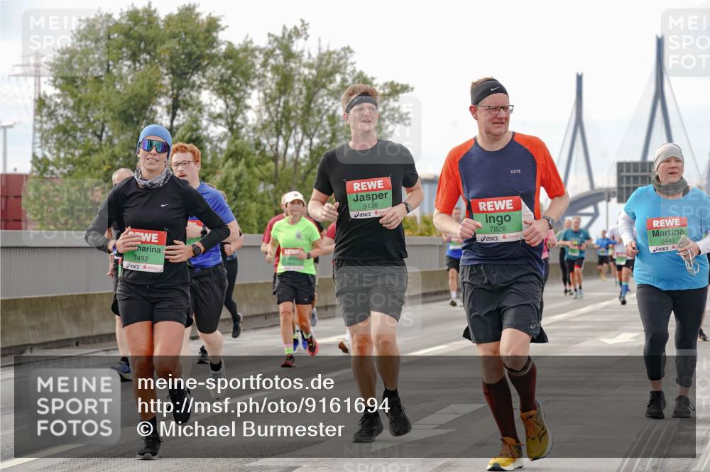 03.10.2025 - Köhlbrandbrückenlauf Michael Burmester http://msf.ph/oto/9161694 03.10.2025 16:01:12 Position 3 7492, 9136, 7828, 8443 meine-sportfotos.de