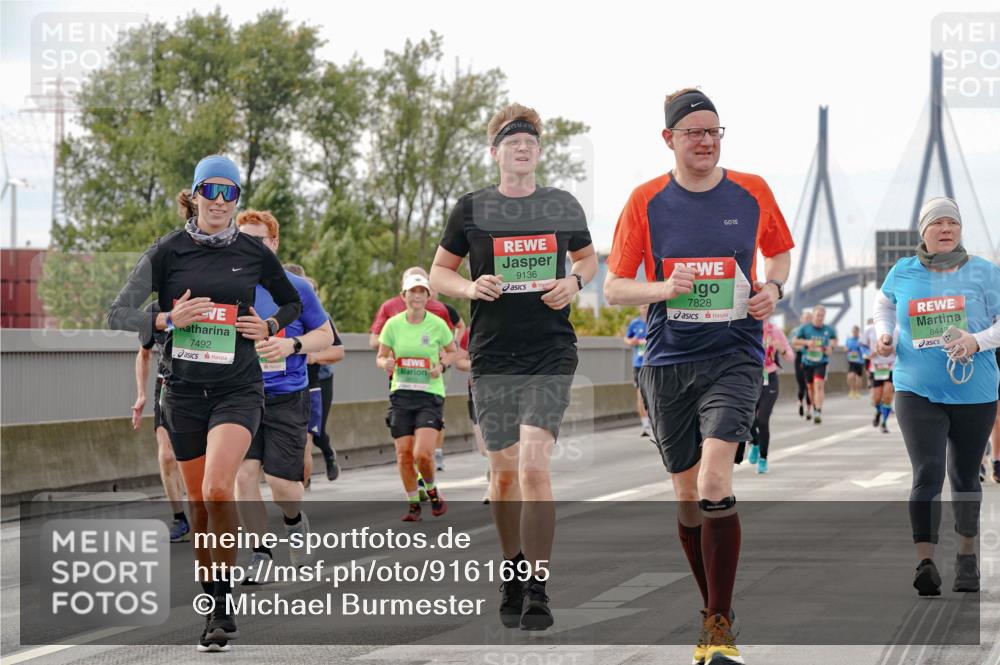 03.10.2025 - Köhlbrandbrückenlauf Michael Burmester http://msf.ph/oto/9161695 03.10.2025 16:01:12 Position 3 7492, 9136, 7828, 8442 meine-sportfotos.de