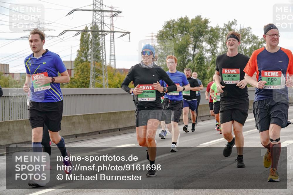 03.10.2025 - Köhlbrandbrückenlauf Michael Burmester http://msf.ph/oto/9161698 03.10.2025 16:01:13 Position 3 31, 7492, 9136, 7828 meine-sportfotos.de