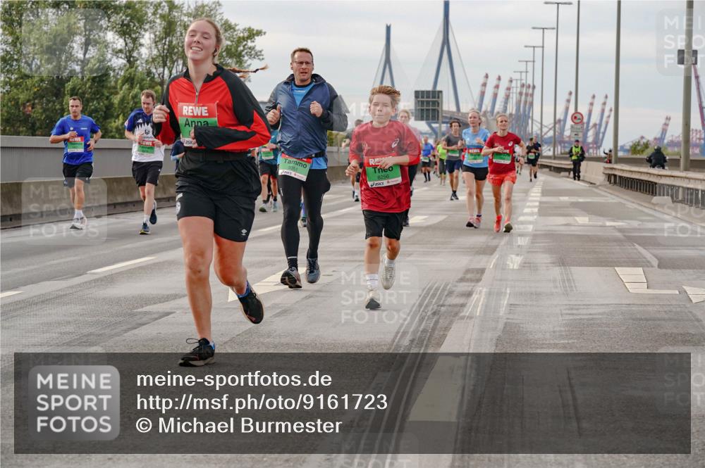 03.10.2025 - Köhlbrandbrückenlauf Michael Burmester http://msf.ph/oto/9161723 03.10.2025 16:01:21 Position 3 9351, 8256 meine-sportfotos.de