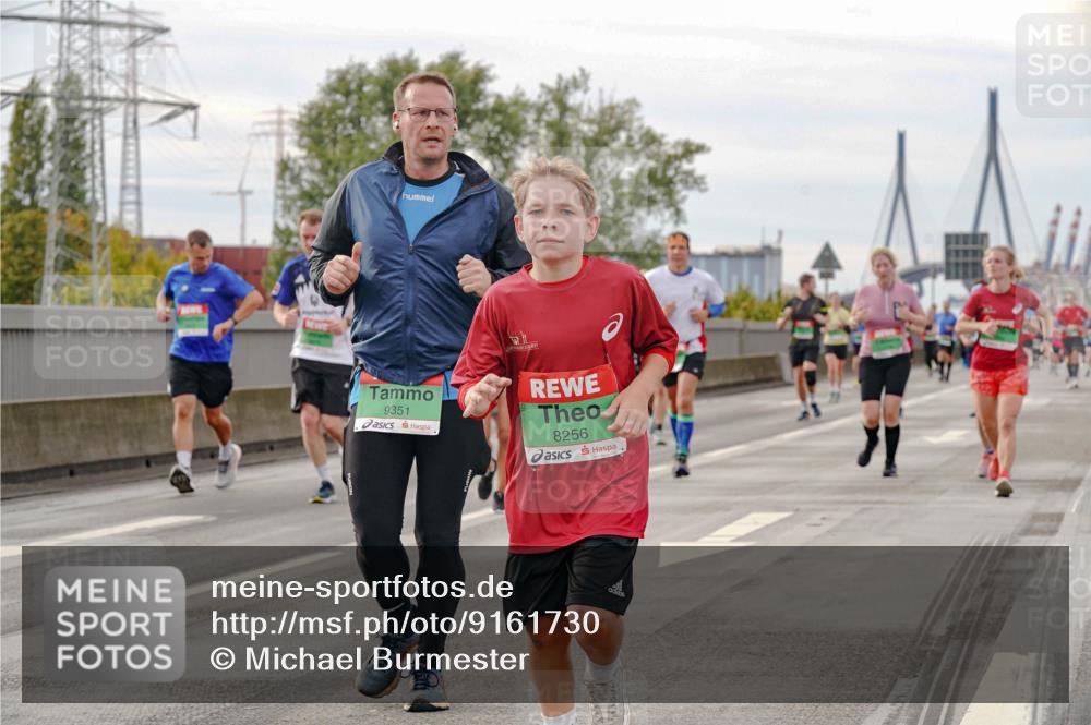 03.10.2025 - Köhlbrandbrückenlauf Michael Burmester http://msf.ph/oto/9161730 03.10.2025 16:01:24 Position 3 9351, 8256 meine-sportfotos.de