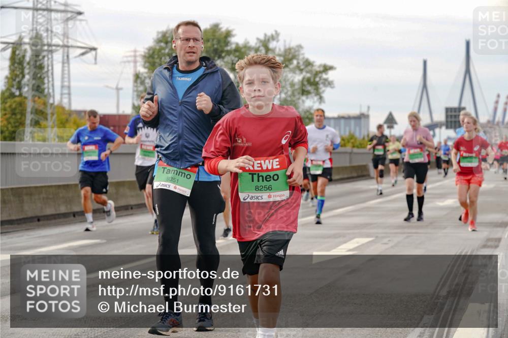 03.10.2025 - Köhlbrandbrückenlauf Michael Burmester http://msf.ph/oto/9161731 03.10.2025 16:01:24 Position 3 9351, 8256 meine-sportfotos.de