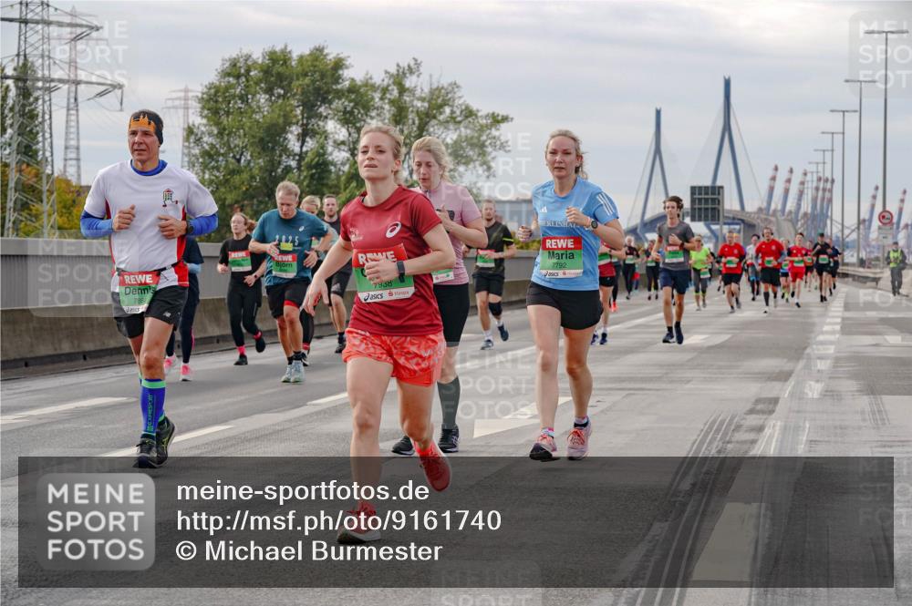 03.10.2025 - Köhlbrandbrückenlauf Michael Burmester http://msf.ph/oto/9161740 03.10.2025 16:01:28 Position 3 7864, 2025, 7938, 7792 meine-sportfotos.de