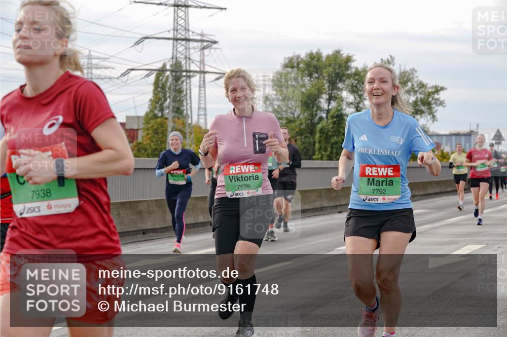 03.10.2025 - Köhlbrandbrückenlauf Michael Burmester http://msf.ph/oto/9161748 03.10.2025 16:01:30 Position 3 7938, 7639, 7792 meine-sportfotos.de