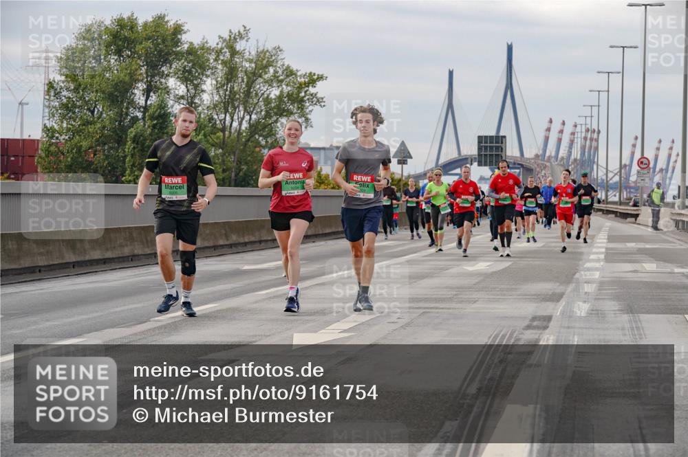 03.10.2025 - Köhlbrandbrückenlauf Michael Burmester http://msf.ph/oto/9161754 03.10.2025 16:01:33 Position 3 9205, 12 meine-sportfotos.de