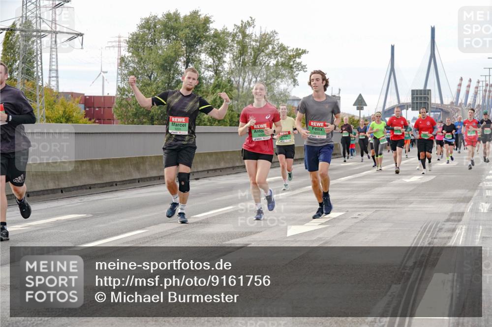 03.10.2025 - Köhlbrandbrückenlauf Michael Burmester http://msf.ph/oto/9161756 03.10.2025 16:01:34 Position 3 9205, 9203 meine-sportfotos.de