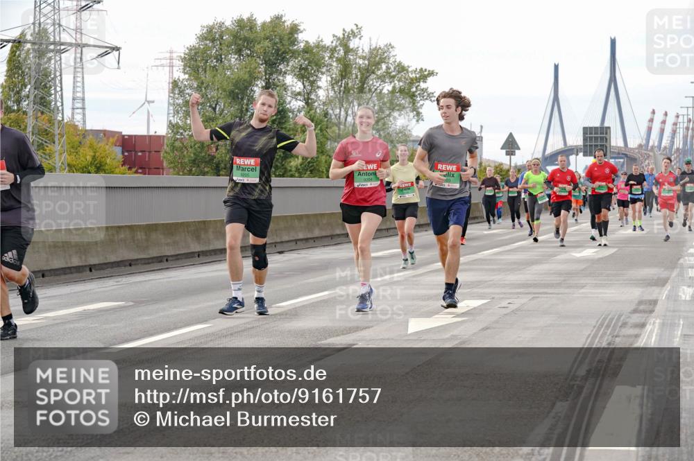 03.10.2025 - Köhlbrandbrückenlauf Michael Burmester http://msf.ph/oto/9161757 03.10.2025 16:01:34 Position 3 9205, 9204 meine-sportfotos.de
