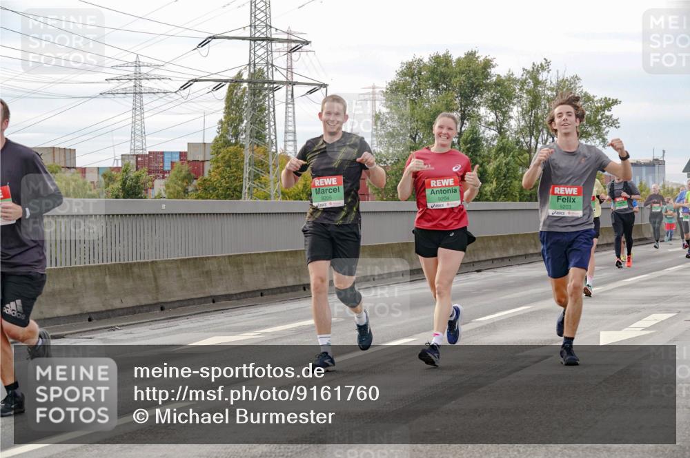 03.10.2025 - Köhlbrandbrückenlauf Michael Burmester http://msf.ph/oto/9161760 03.10.2025 16:01:35 Position 3 9205, 9204, 9203 meine-sportfotos.de