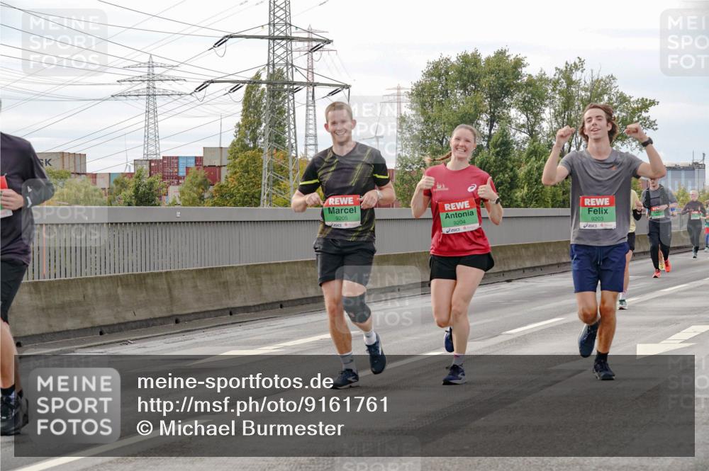 03.10.2025 - Köhlbrandbrückenlauf Michael Burmester http://msf.ph/oto/9161761 03.10.2025 16:01:35 Position 3 9205, 9204, 9203 meine-sportfotos.de