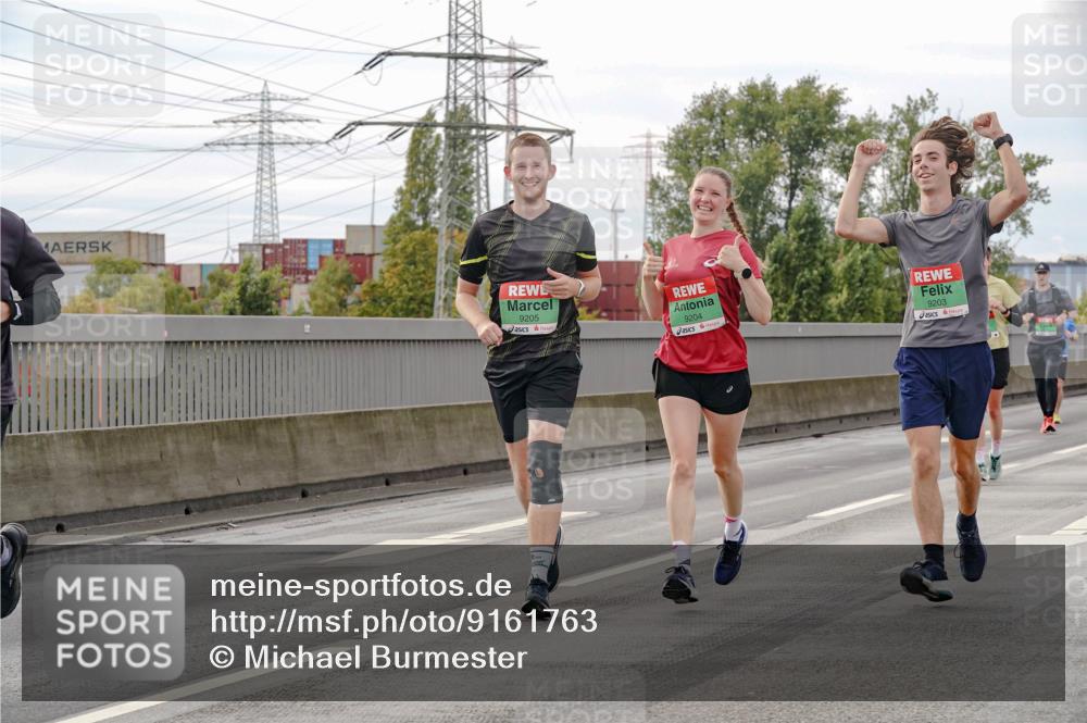 03.10.2025 - Köhlbrandbrückenlauf Michael Burmester http://msf.ph/oto/9161763 03.10.2025 16:01:36 Position 3 9205, 9204, 9203 meine-sportfotos.de