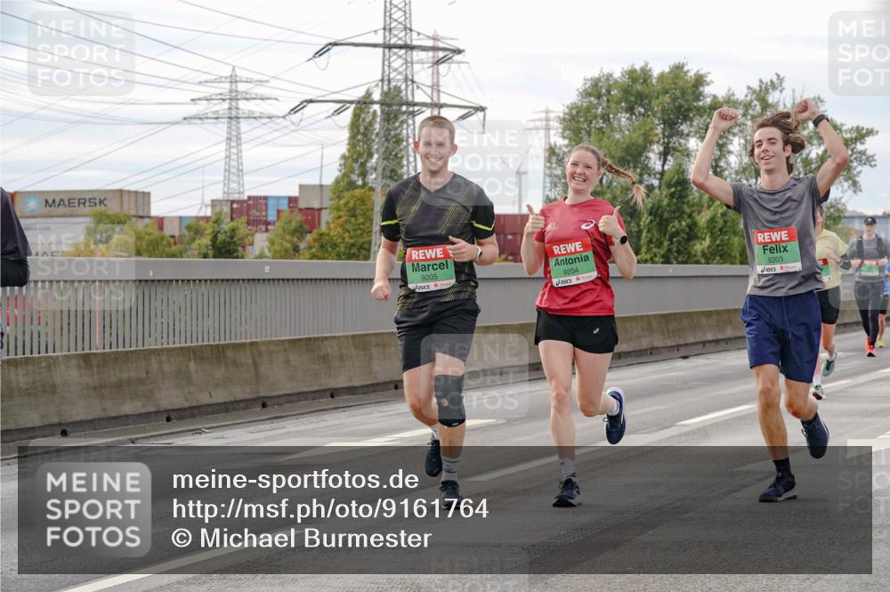 03.10.2025 - Köhlbrandbrückenlauf Michael Burmester http://msf.ph/oto/9161764 03.10.2025 16:01:36 Position 3 9205, 9204, 9203 meine-sportfotos.de
