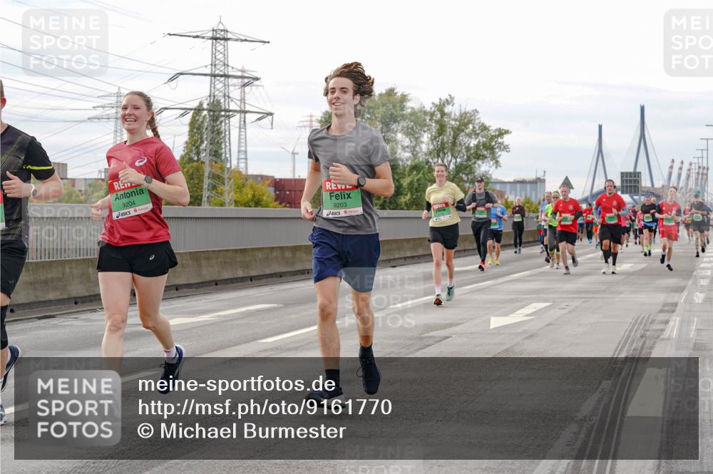 03.10.2025 - Köhlbrandbrückenlauf Michael Burmester http://msf.ph/oto/9161770 03.10.2025 16:01:37 Position 3 9204, 9203 meine-sportfotos.de