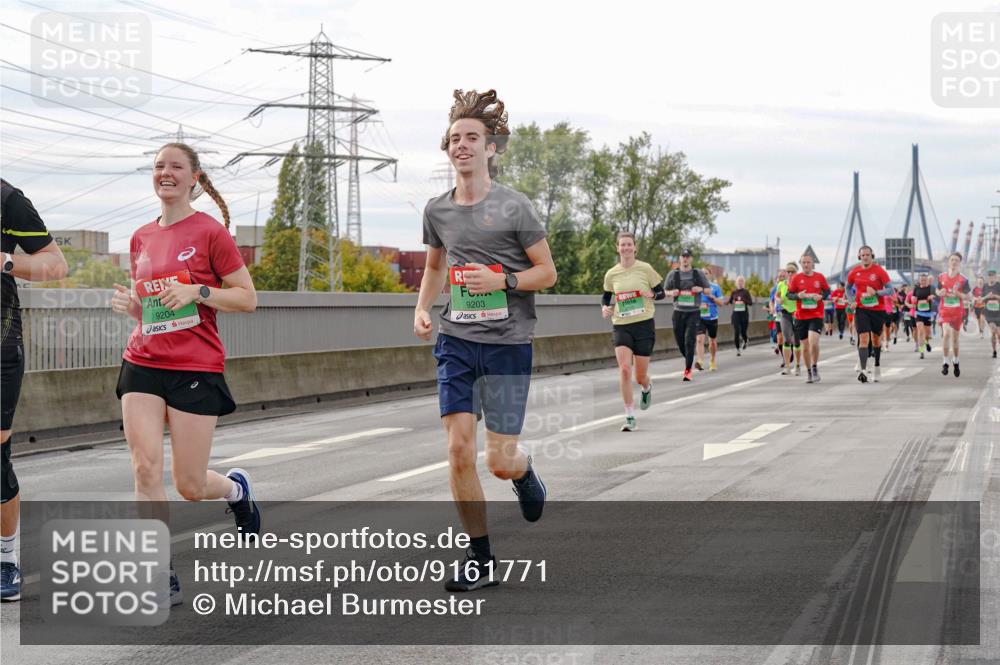 03.10.2025 - Köhlbrandbrückenlauf Michael Burmester http://msf.ph/oto/9161771 03.10.2025 16:01:37 Position 3 9204, 9203 meine-sportfotos.de