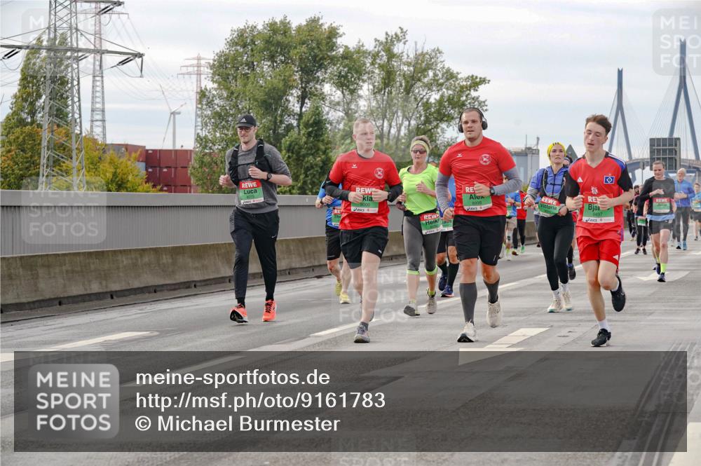 03.10.2025 - Köhlbrandbrückenlauf Michael Burmester http://msf.ph/oto/9161783 03.10.2025 16:01:42 Position 3 9000, 8998, 8497 meine-sportfotos.de