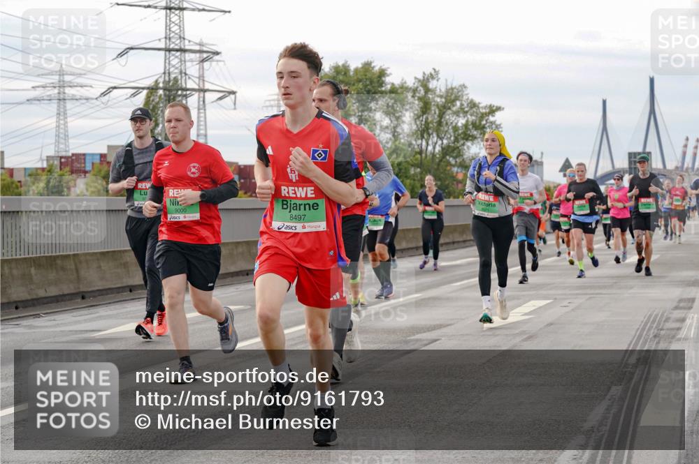 03.10.2025 - Köhlbrandbrückenlauf Michael Burmester http://msf.ph/oto/9161793 03.10.2025 16:01:44 Position 3 9000, 8497, 8071 meine-sportfotos.de