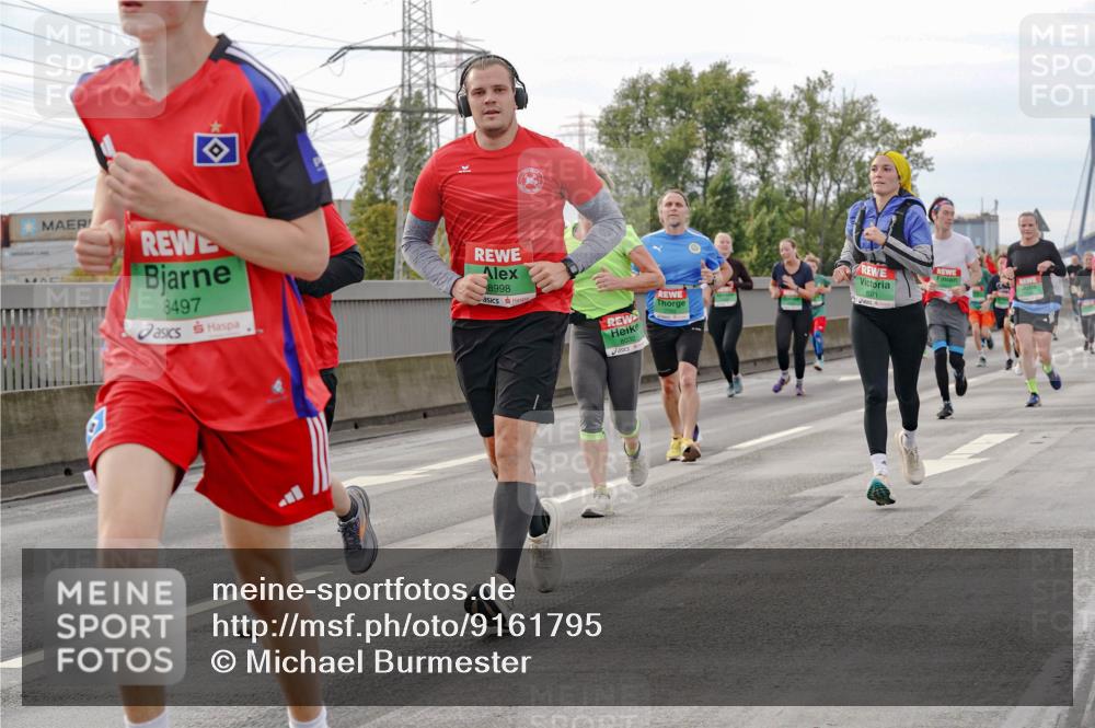 03.10.2025 - Köhlbrandbrückenlauf Michael Burmester http://msf.ph/oto/9161795 03.10.2025 16:01:45 Position 3 8497, 8998, 8032, 8071 meine-sportfotos.de