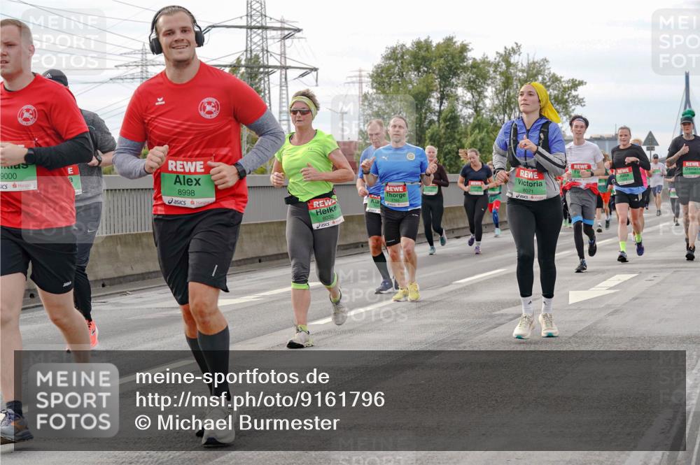 03.10.2025 - Köhlbrandbrückenlauf Michael Burmester http://msf.ph/oto/9161796 03.10.2025 16:01:46 Position 3 9000, 8998, 8032, 8071 meine-sportfotos.de
