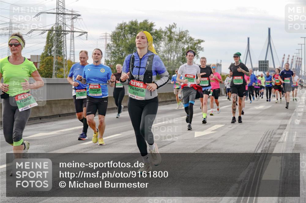 03.10.2025 - Köhlbrandbrückenlauf Michael Burmester http://msf.ph/oto/9161800 03.10.2025 16:01:47 Position 3 8032, 7782, 8071 meine-sportfotos.de