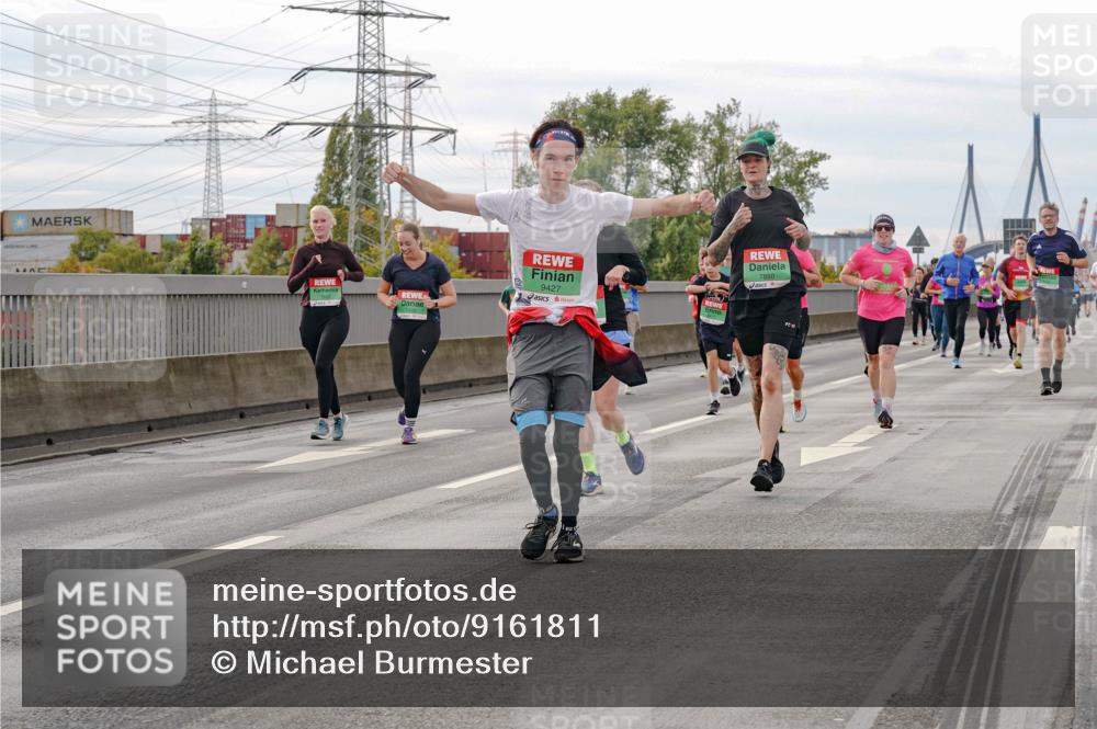 03.10.2025 - Köhlbrandbrückenlauf Michael Burmester http://msf.ph/oto/9161811 03.10.2025 16:01:49 Position 3 7850, 9427 meine-sportfotos.de