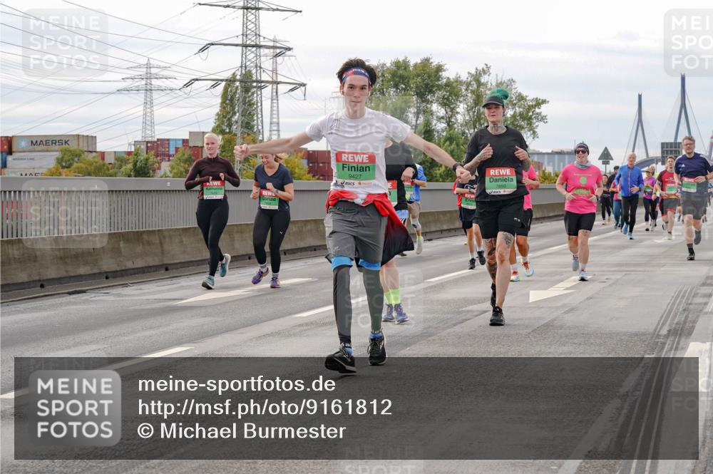 03.10.2025 - Köhlbrandbrückenlauf Michael Burmester http://msf.ph/oto/9161812 03.10.2025 16:01:50 Position 3 7458, 9427, 7850 meine-sportfotos.de