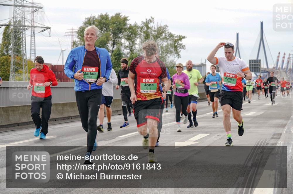 03.10.2025 - Köhlbrandbrückenlauf Michael Burmester http://msf.ph/oto/9161843 03.10.2025 16:01:58 Position 3 7359, 7315, 7810 meine-sportfotos.de