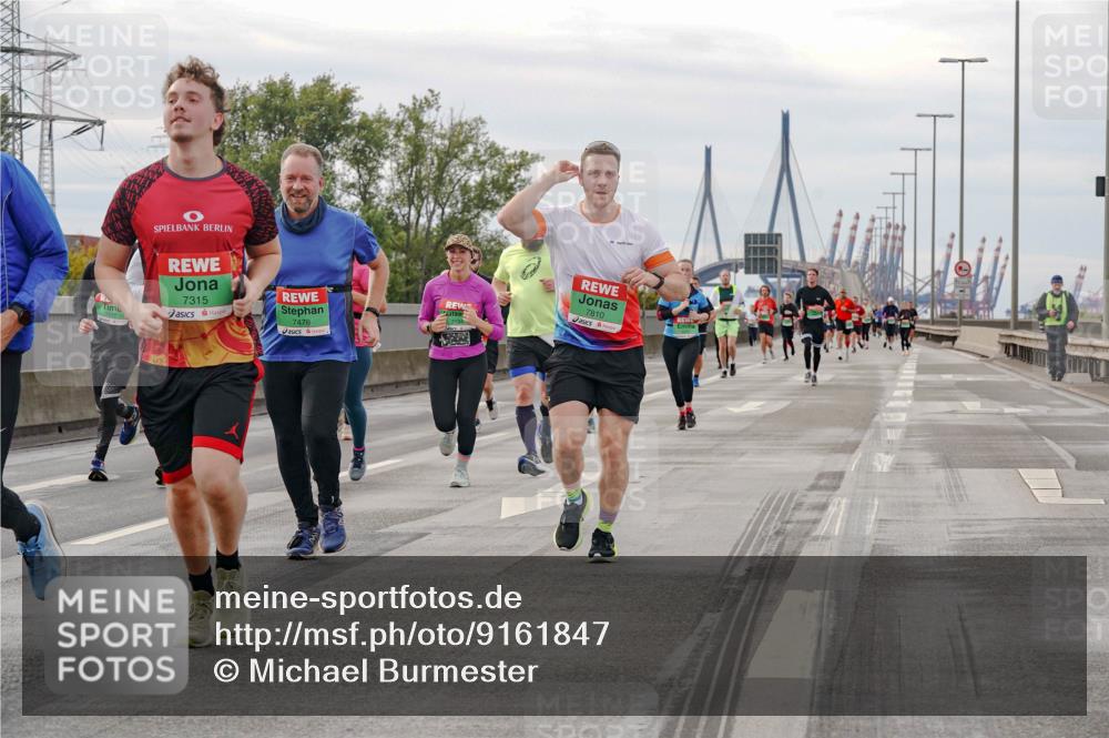 03.10.2025 - Köhlbrandbrückenlauf Michael Burmester http://msf.ph/oto/9161847 03.10.2025 16:01:59 Position 3 7315, 7478, 7810 meine-sportfotos.de