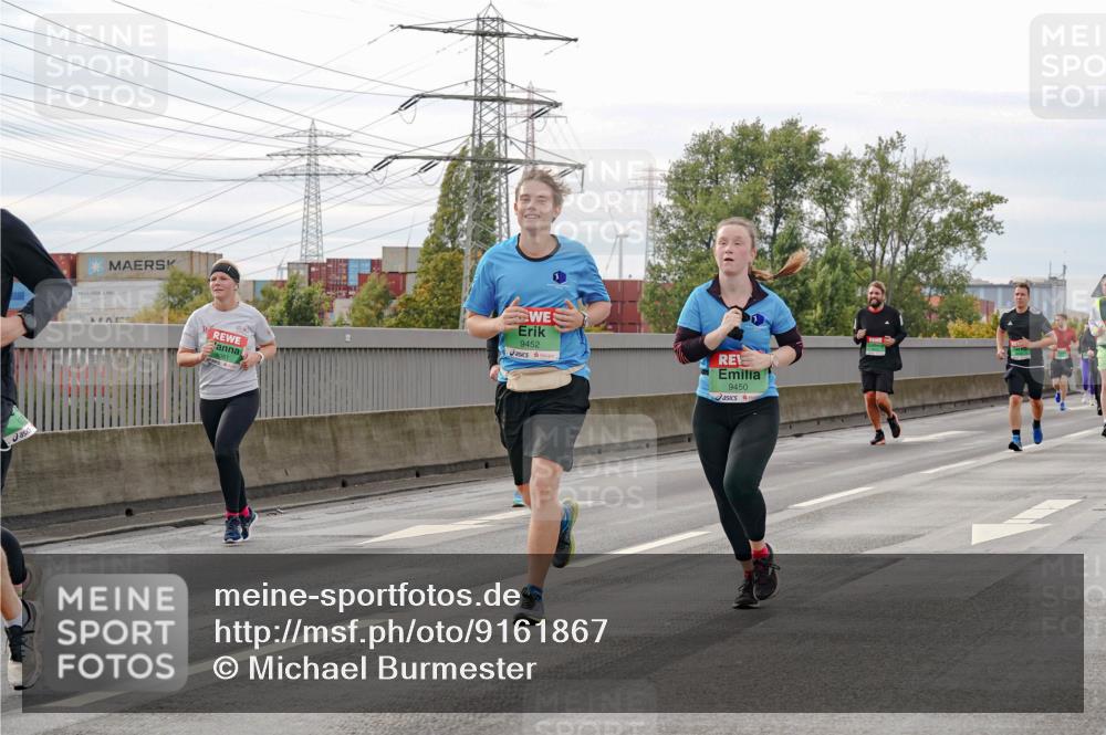 03.10.2025 - Köhlbrandbrückenlauf Michael Burmester http://msf.ph/oto/9161867 03.10.2025 16:02:05 Position 3 6051, 9452, 9450 meine-sportfotos.de