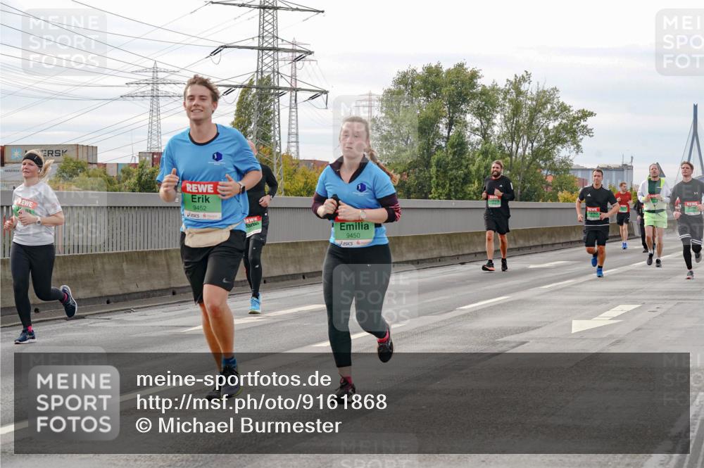 03.10.2025 - Köhlbrandbrückenlauf Michael Burmester http://msf.ph/oto/9161868 03.10.2025 16:02:06 Position 3 9452, 9450 meine-sportfotos.de