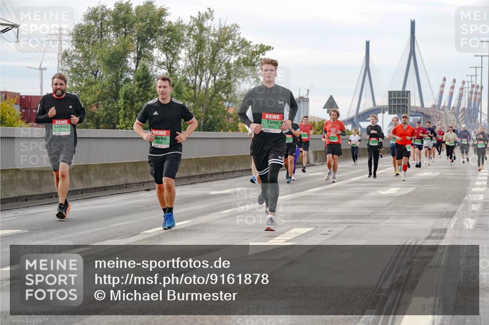 03.10.2025 - Köhlbrandbrückenlauf Michael Burmester http://msf.ph/oto/9161878 03.10.2025 16:02:09 Position 3 9612, 9158, 9655, 1 meine-sportfotos.de