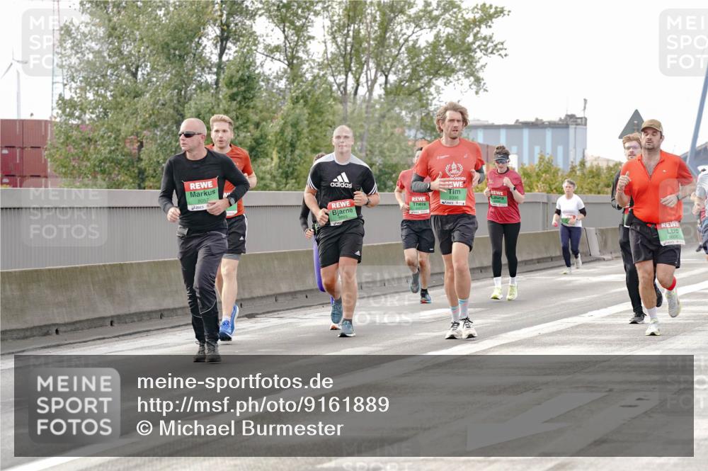 03.10.2025 - Köhlbrandbrückenlauf Michael Burmester http://msf.ph/oto/9161889 03.10.2025 16:02:15 Position 3 8057, 9396, 9608 meine-sportfotos.de
