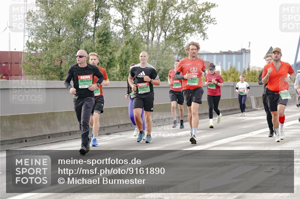 03.10.2025 - Köhlbrandbrückenlauf Michael Burmester http://msf.ph/oto/9161890 03.10.2025 16:02:15 Position 3 8057, 9396 meine-sportfotos.de