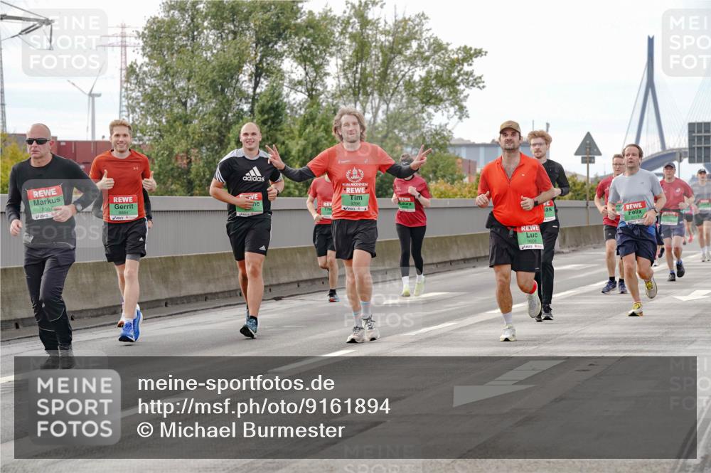 03.10.2025 - Köhlbrandbrückenlauf Michael Burmester http://msf.ph/oto/9161894 03.10.2025 16:02:17 Position 3 8057, 8884, 9396, 9608 meine-sportfotos.de