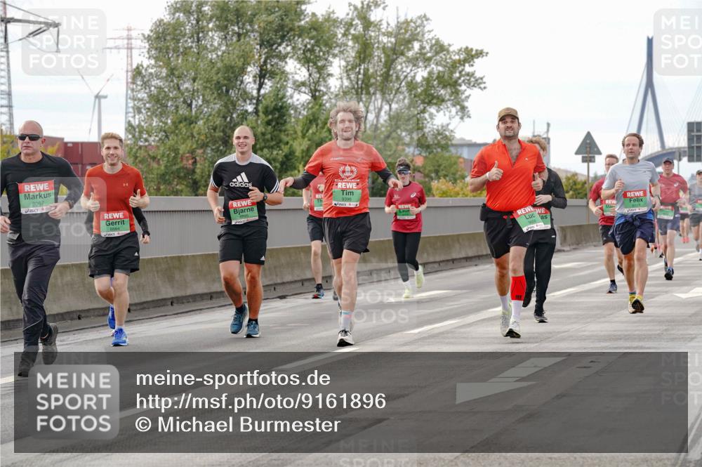 03.10.2025 - Köhlbrandbrückenlauf Michael Burmester http://msf.ph/oto/9161896 03.10.2025 16:02:17 Position 3 8057, 8884, 9396, 9608 meine-sportfotos.de