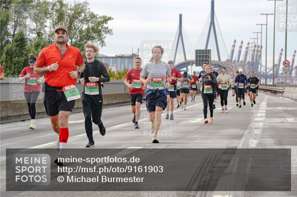 03.10.2025 - Köhlbrandbrückenlauf Michael Burmester http://msf.ph/oto/9161903 03.10.2025 16:02:20 Position 3 9608, 7671, 8229 meine-sportfotos.de