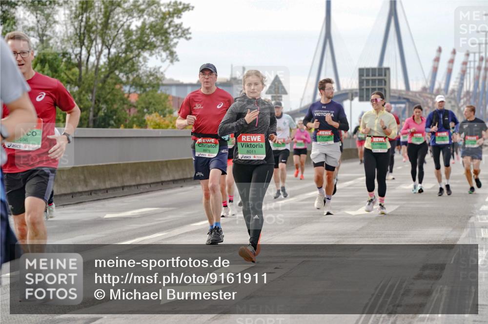 03.10.2025 - Köhlbrandbrückenlauf Michael Burmester http://msf.ph/oto/9161911 03.10.2025 16:02:24 Position 3 8496, 8978, 8011 meine-sportfotos.de