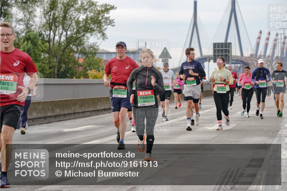 03.10.2025 - Köhlbrandbrückenlauf Michael Burmester http://msf.ph/oto/9161913 03.10.2025 16:02:24 Position 3 8496, 8978, 8011 meine-sportfotos.de
