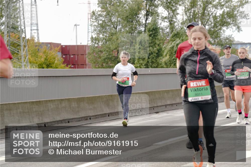03.10.2025 - Köhlbrandbrückenlauf Michael Burmester http://msf.ph/oto/9161915 03.10.2025 16:02:27 Position 3 8011, 9673 meine-sportfotos.de