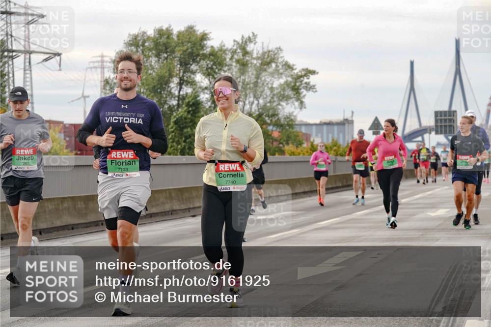 03.10.2025 - Köhlbrandbrückenlauf Michael Burmester http://msf.ph/oto/9161925 03.10.2025 16:02:32 Position 3 7267, 7703, 7740 meine-sportfotos.de