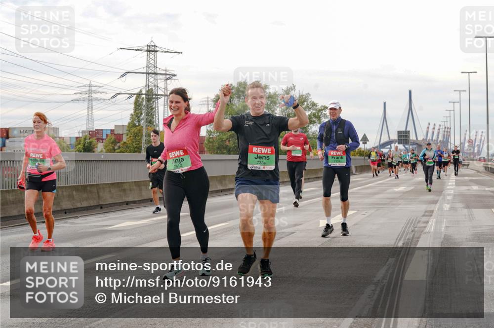 03.10.2025 - Köhlbrandbrückenlauf Michael Burmester http://msf.ph/oto/9161943 03.10.2025 16:02:39 Position 3 7412, 7334, 7133 meine-sportfotos.de