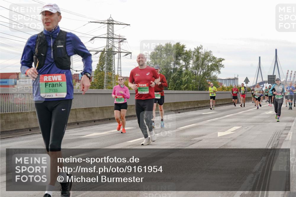 03.10.2025 - Köhlbrandbrückenlauf Michael Burmester http://msf.ph/oto/9161954 03.10.2025 16:02:42 Position 3 7133, 8214 meine-sportfotos.de