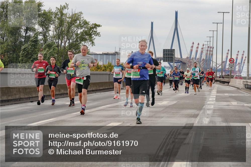 03.10.2025 - Köhlbrandbrückenlauf Michael Burmester http://msf.ph/oto/9161970 03.10.2025 16:02:50 Position 3 12, 5 meine-sportfotos.de