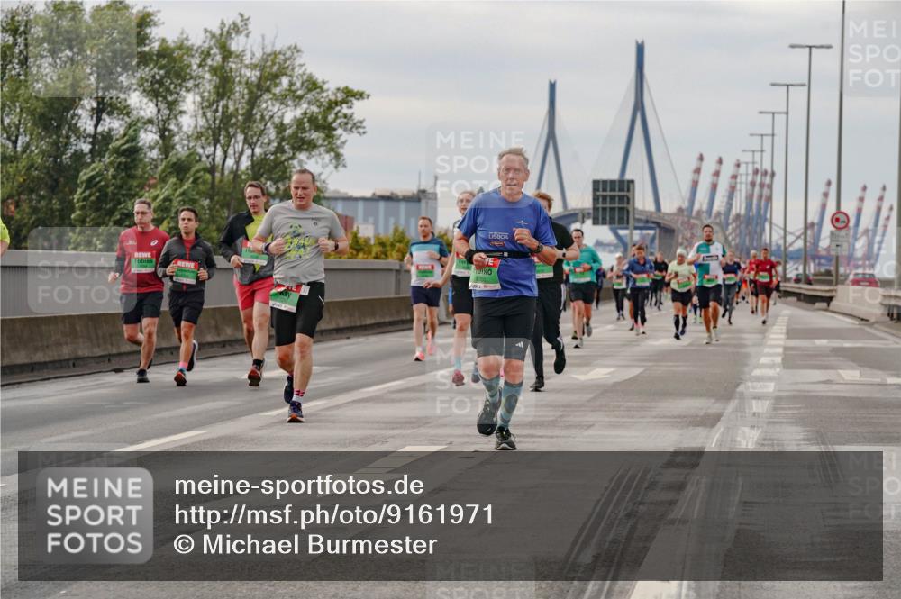03.10.2025 - Köhlbrandbrückenlauf Michael Burmester http://msf.ph/oto/9161971 03.10.2025 16:02:50 Position 3  meine-sportfotos.de