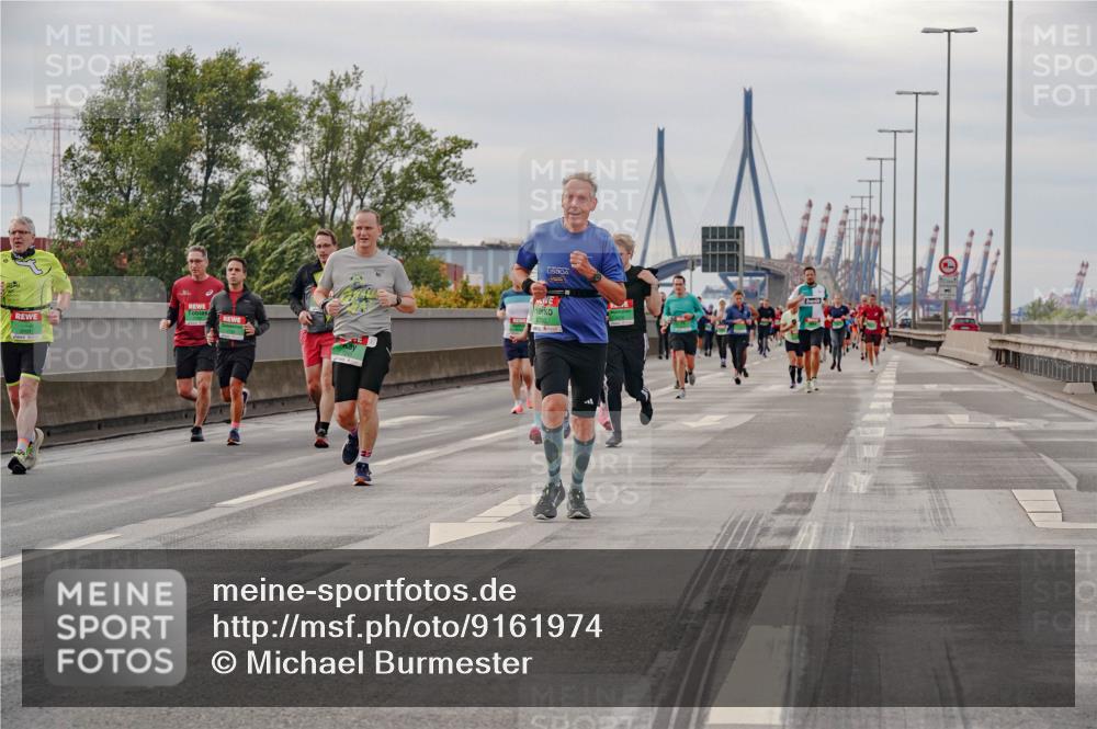 03.10.2025 - Köhlbrandbrückenlauf Michael Burmester http://msf.ph/oto/9161974 03.10.2025 16:02:51 Position 3 9701 meine-sportfotos.de