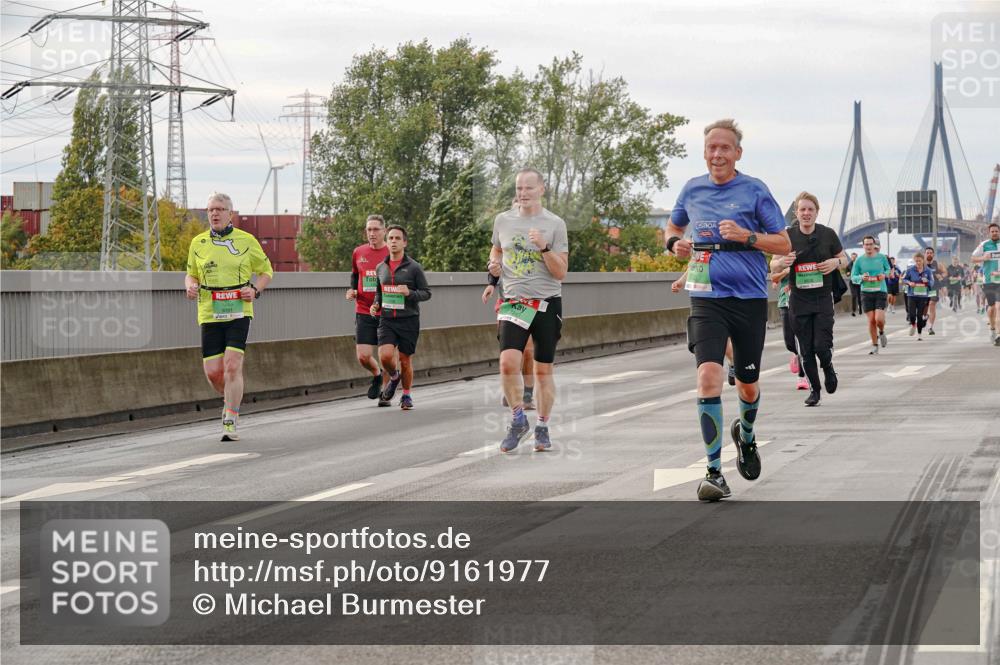 03.10.2025 - Köhlbrandbrückenlauf Michael Burmester http://msf.ph/oto/9161977 03.10.2025 16:02:51 Position 3 9701 meine-sportfotos.de